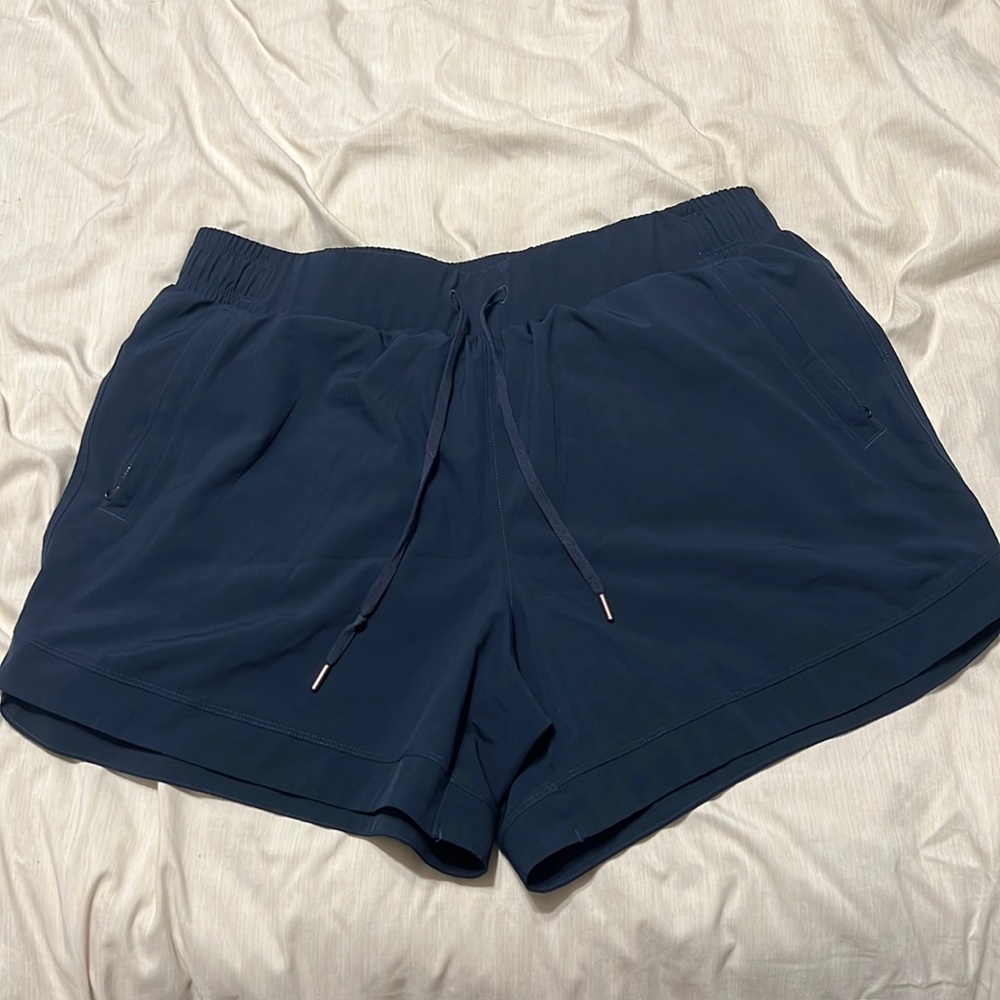 CALIA by Carrie Underwood shorts